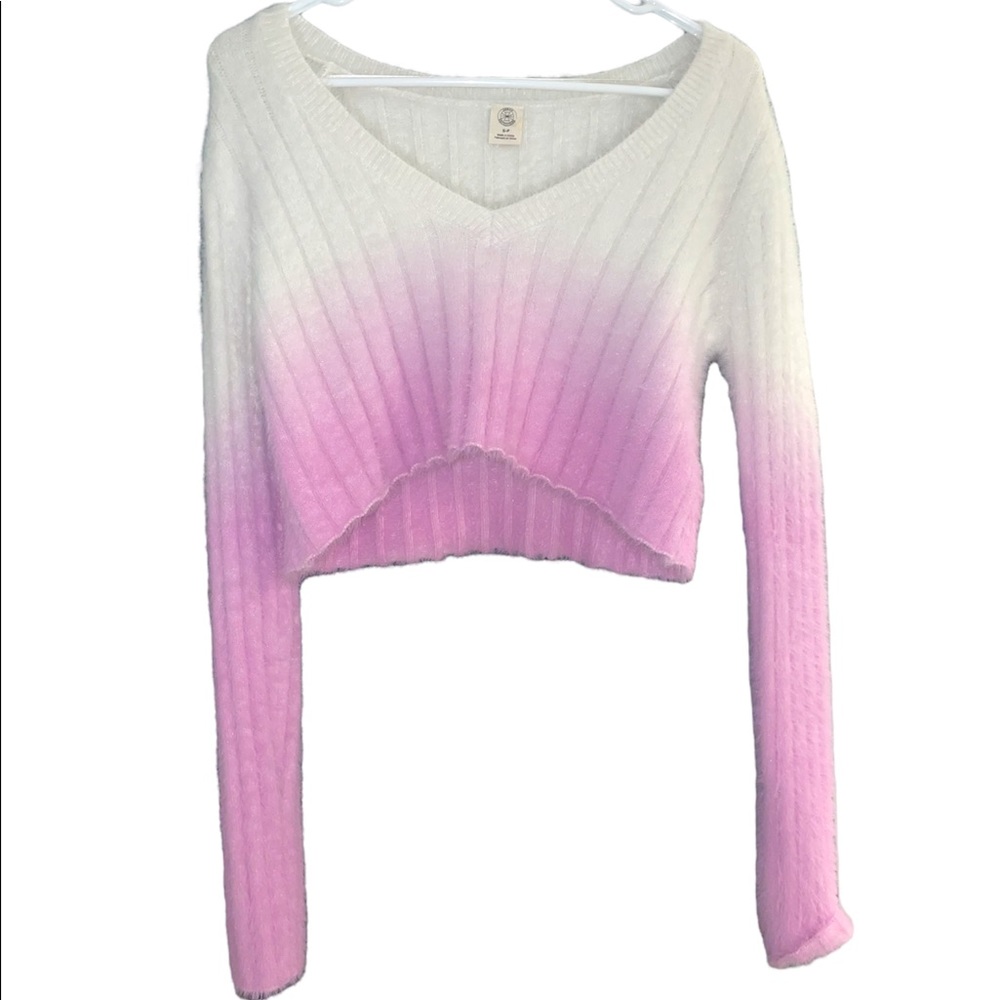 NWOT Urban Outfitters - Pink & White Ombré Long Sleeve Cropped Sweater S…